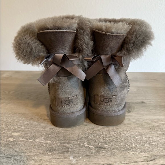 UGG Chocolate Shearling Boots with Ribbons - Picture 1 of 5